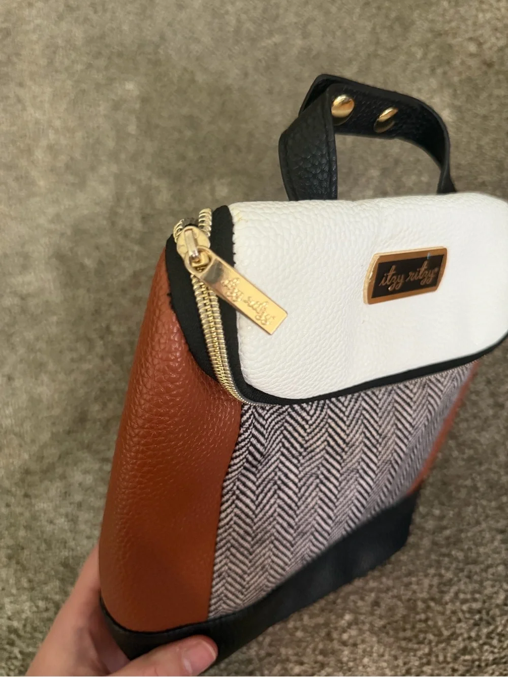 Itzy Ritzy White, Brown & Black Mixed-Material Cooler bag